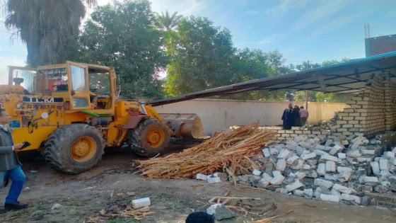 الجيزة تزيل ٣٨ تعدي علي النيل بمنشاة القناطر واراضي زراعية بالعياط