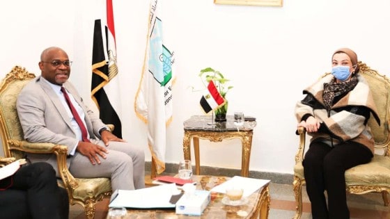 وزيرة البيئة تبحث مع رئيس الوكالة الفرنسية للتنمية بأفريقيا تحضيرات إستضافة مؤتمر المناخ القادم