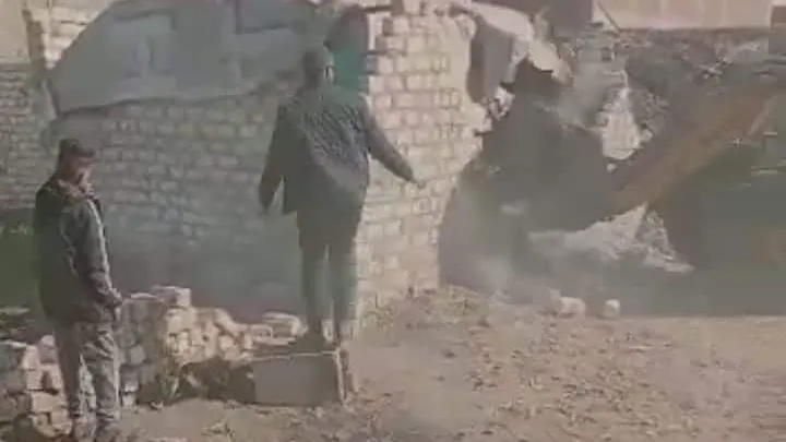إزالة مبانى مخالفة على اراضى زراعية فى العياط