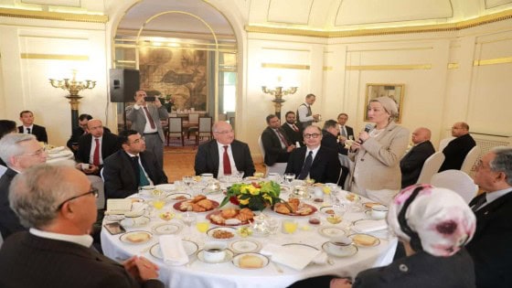 وزيرة البيئة تستعرض مع السفير الفرنسي تطور ملف البيئة فى مصر والتحضير لإستضافة مؤتمر المناخ القادم