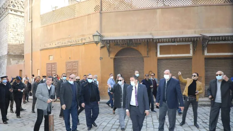 محافظ القاهرة: نقل الأنشطة التي لا تتناسب مع طبيعة المنطقة التاريخية إلى مشروع منطقة شمال الحرفيين