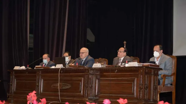 مجلس جامعة القاهرة يعلن فوز 43 عالمًا بجوائز الجامعة لعام 2021