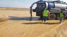 القابضة للمياه الدفع بسيارات ومعدات من القاهرة والجيزة لسرعه الانتهاء من سحب مياه الأمطار برأس غارب