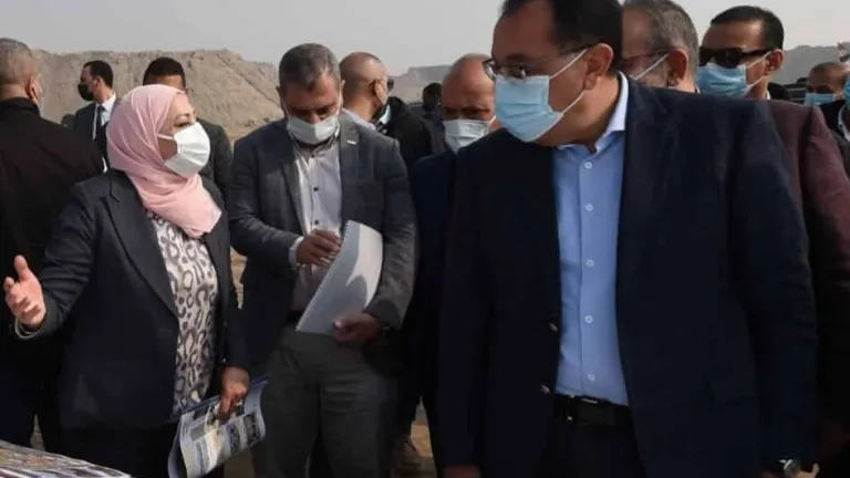 نائب محافظ القاهرة : إشادة رئيس الوزراء بإنجاز أعمال عزبة ابو قرن شهادة فخر ووسام للمنطقة الجنوبية