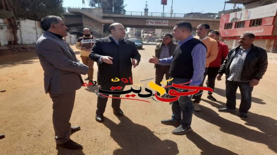 سيراً على الأقدام .. نائب محافظ الجيزة يتفقد شارعى “الجمهورية والنزهة” بعد الرصف .. تعليمات جديدة لرئيس مدينة الحوامدية بشأن طريق 11