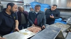 غلق وتشميع مطعم ماكولات شهير بالجيزة .. ضُبط لديه لحوم مفرومة وكفته غير صالحه للاستخدام الادمي