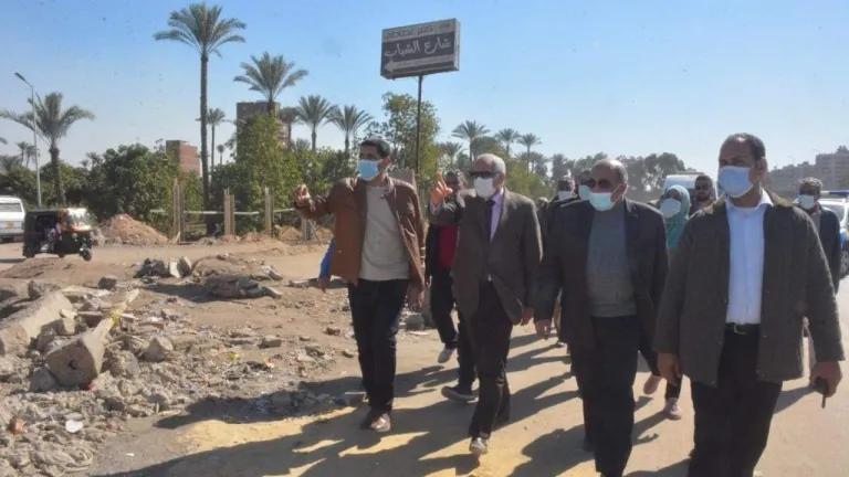 لإنشاء الممشي الجديد .. محافظ الجيزة يتفقد أعمال تطوير وتغطية ترعة المريوطية