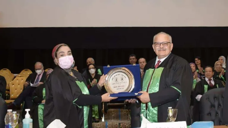 الخشت يشهد تخريج الدفعة 188 من طب القاهرة