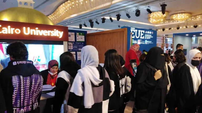 جامعة القاهرة تشارك في فعاليات المعرض والملتقى الدولى للجامعات والمنح والتدريب
