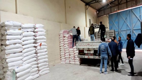 محافظة الجيزة .. غلق وتشميع مخزن بحوزته ٢٠ طن دقيق بقصد الاحتكار فى الطالبية