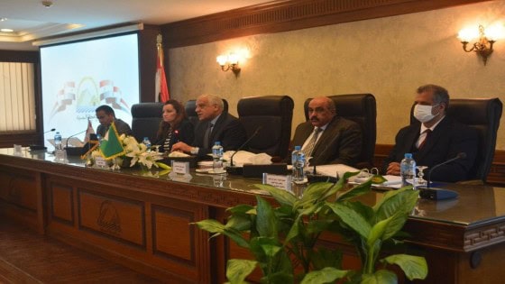 خلال اجتماع المجلس التنفيذى .. محافظ الجيزة يعطى توجيهات هامة لرؤساء الاحياء والمراكز والمدن .. يشدد على مديرية التموين