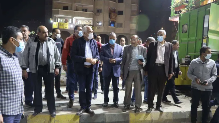 جولة تفقدية لمحافظ الجيزة بهذه المناطق .. يستمع  لشكاوى المواطنين مصدراً تعليماته بحلها فوراً