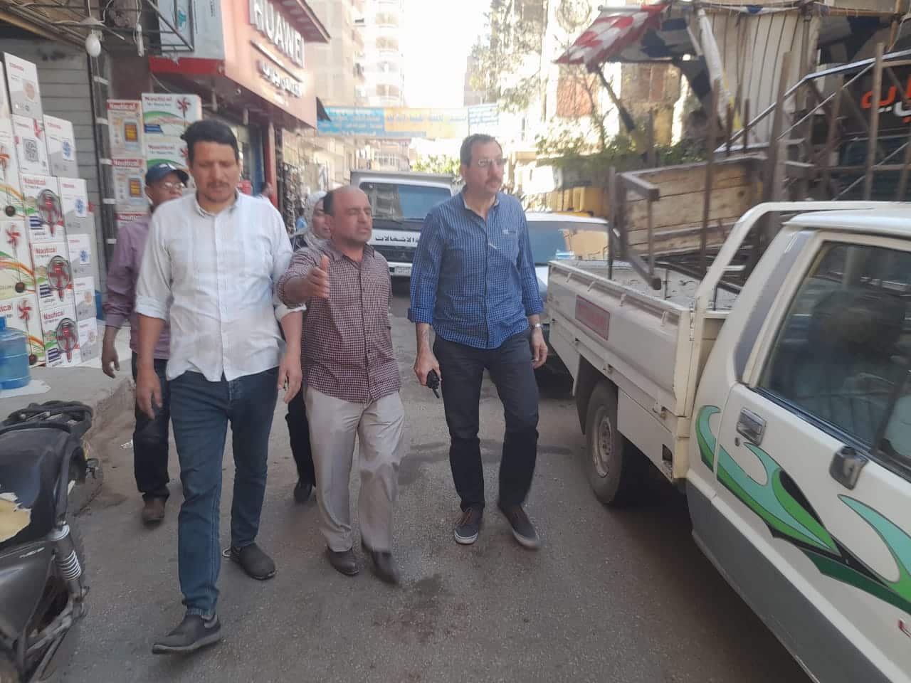 لرصد المخالفات وتحقيق الانضباط .. رئيس مدينة الحوامدية يقود حملة اشغالات مكبره بهذه الشوارع