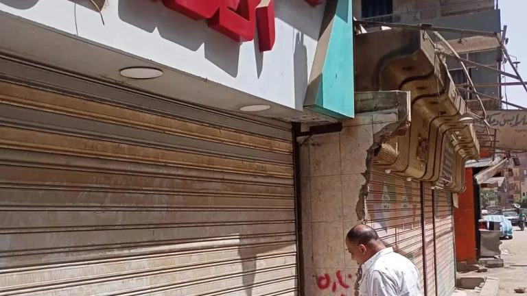 كلاكيت تانى مرة .. تفاصيل غلق وتشميع محل كشرى الخديوي فى الحوامدية عقب فضه للشمع الاحمر