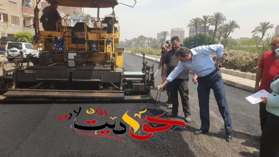 فنى رصف بدرجة رئيس مدينة الحوامدية .. شاهد بالصور: اللواء كمال عزت يقيس كثافة طبقة الرصف بطريق 11