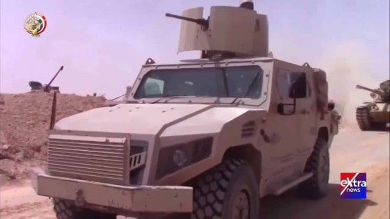 شاهد بالفيديو .. القوات المسلحة: مقتل 4 تكفريين وتدمير عربات دفع رباعى .. ضبط اسلحة وذخائر وحزام ناسف