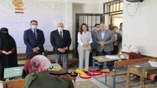 محافظ الجيزة يتفقد لجان امتحانات نهاية العام للشهادة الإعدادية .. يشدد على تواجد زائرة صحية بكل لجنة
