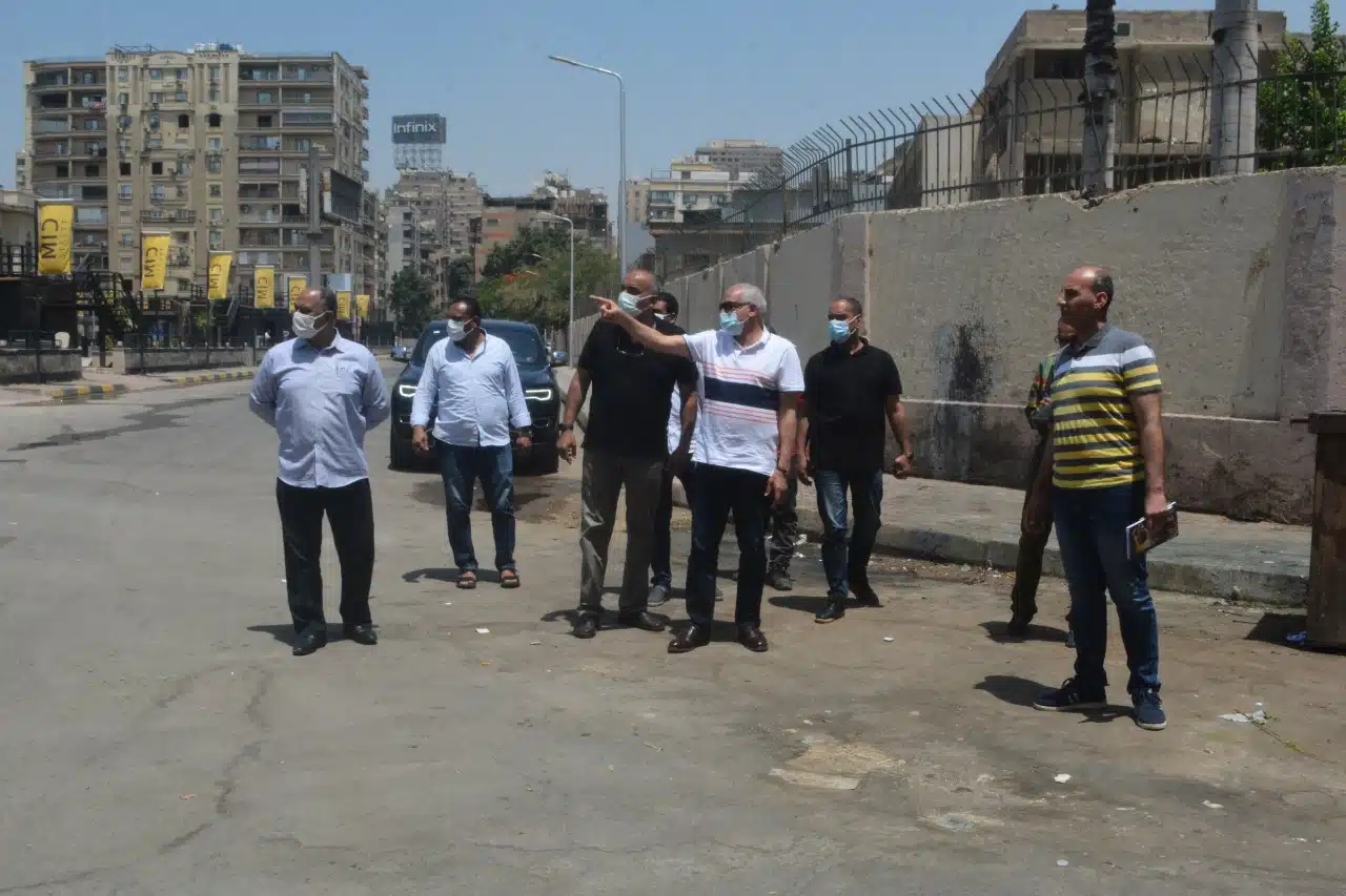 خلال جولته بشارع التحرير .. محافظ الجيزة يعاين هذه الاماكن مشدداً انه لن يسمح بأى تقصير