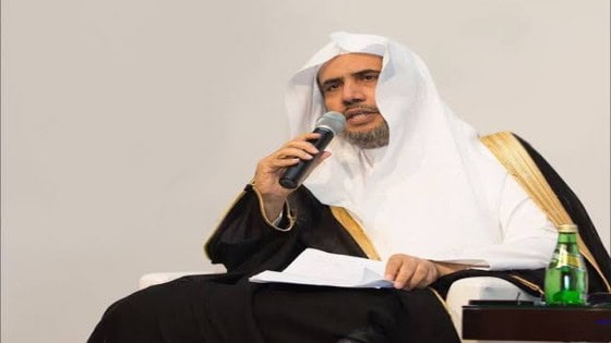  الشيخ العيسى أمين عام الرابطة