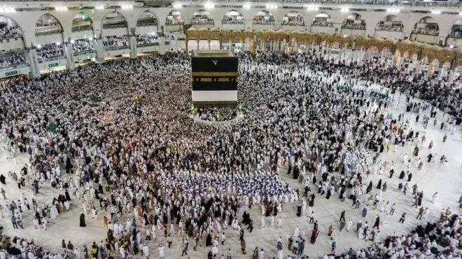 السياحة: فى الموسم الجديد للعمرة تأشيرة المُشرف خارج العدد المحدد للشركات المشاركة .. ساعة ذكية لكل معتمر
