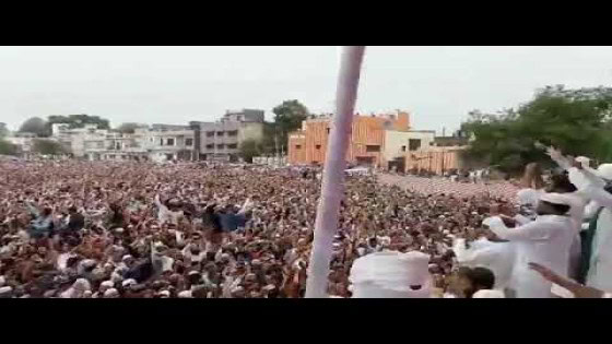 شاهد بالفيديو .. بسبب الإساءة لرسول الله .. ميلونية فى الهند للدفاع عنه