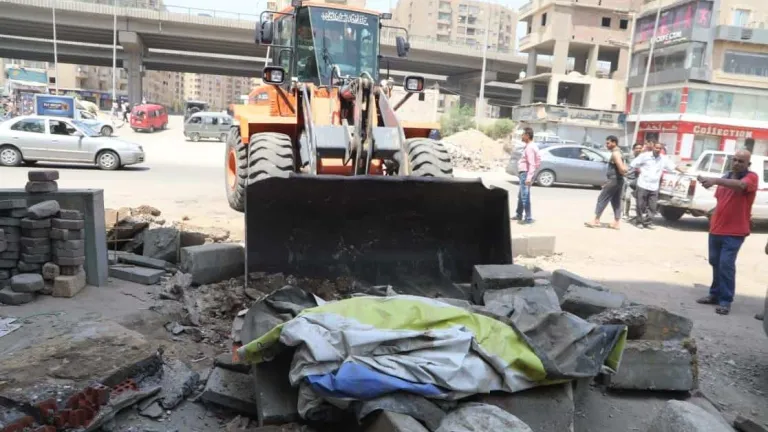 حملات مكبرة لتحقيق الانضباط فى الهرم .. محافظ الجيزة يتابع رئيس الحى فى هذا الشأن