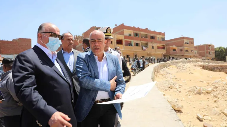 محافظ القاهرة : إزالة ١٥ عقارا بمنطقة الجبخانة بمصر القديمة وتسكين ٦٤ أسرة بمساكن المحروسة