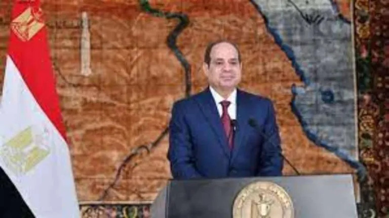 بشأن كارثة المغرب وليبيا .. الرئيس السيسى يلتقى بعدد من قادة القوات المسلحة .. يعطى هذه التوجيهات