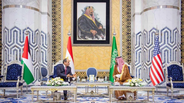 السيسى يطرح رؤيه من 5 محاور لحل لقضايا المنطقة  .. منها الامن العربى والارهاب .. بناء المجتمعات من الداخل على هذه الاسس