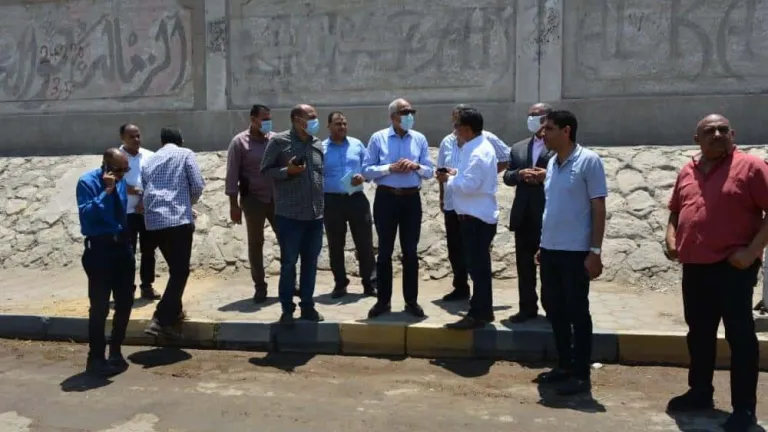 للتقصير في العمل .. محافظ الجيزة يوقع غرامه علي شركة النظافة بشمال الجيزة