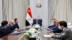 السيسى يلتقى برئيس مجلس إدارة شركة سكك حديد ألمانيا .. يوجه بالتركيز على الجانب التأهيلي للكوادر البشرية الفنية