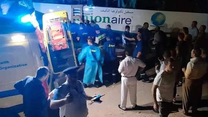 ننشر بالاسماء .. مصرع واصابة 15 شخصا ضحايا حادث انقلاب حافلة ركاب من اعلى الطريق الدائري .. منهم 4 من الحوامدية