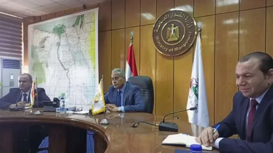 خلال لقائه بالصحفيين .. وزير القوى العاملة يوضح وضع العمالة المصرية بالكويت