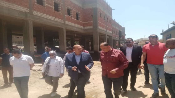 ميدانياً .. نائب محافظ الجيزة يتفقد مشروع السوق الحضاري الجديد بمدينة العياط وقرية كفر شحاته مشداً على هذا الامر