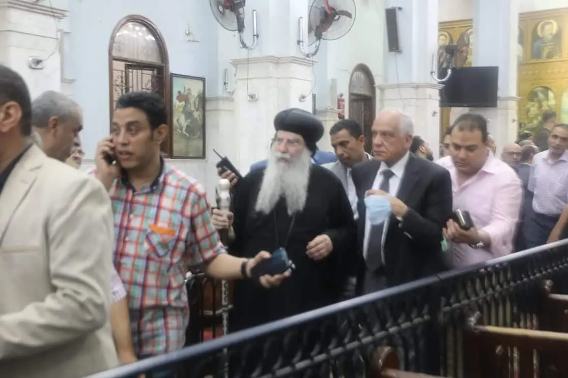 محافظ الجيزة يشهد قداس ضحايا كنيسة أبو سيفين بامبابة