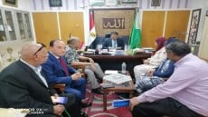 قبل بدء العام الدراسى .. مدير تعليم الجيزة يترأس اجتماع لمناقشة الزي المدرسى
