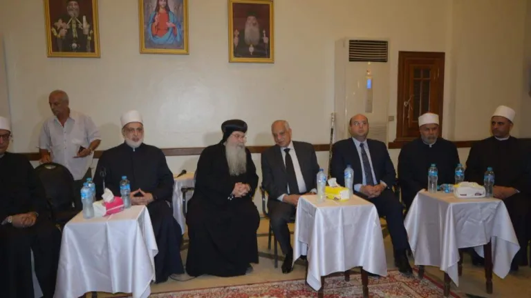 محافظ الجيزة يقدم واجب العزاء فى ضحايا كنيسة أبى سيفين بمطرانية شمال الجيزة