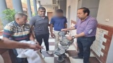 ظنناً منه ان لا احد يراه .. فالكاميرات كانت له بالمرصاد .. سقوط لص “كلوبات و أباليك” ممشى المريوطية السياحي في الجيزة