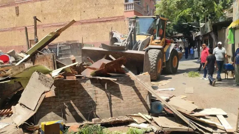 الجيزة: إزالة ٣٣ كشك ومحل وفاترينه مخالفة بهذه المناطق