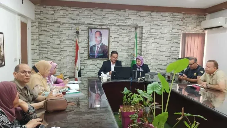 من داخل غرفة العمليات .. سلومة يتابع امتحانات الدور الثانى لطلاب الثانوية العامة