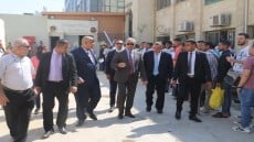 شحاته يتفقد عملية توثيق عقود العاملين بالخارج .. يستمع لشكاوى المواطنين ويوجه بتلبية طالبتهم