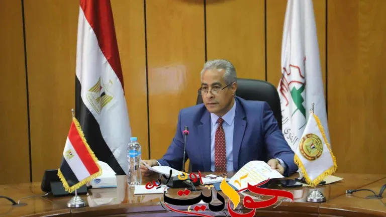لإعادة الثقة بين المواطن والوزارة  .. وزير القوى العاملة يجتمع برؤساء الادارات المركزية .. تشكيل لجنة لمراجعة بيانات العمالة غير المنتظمة