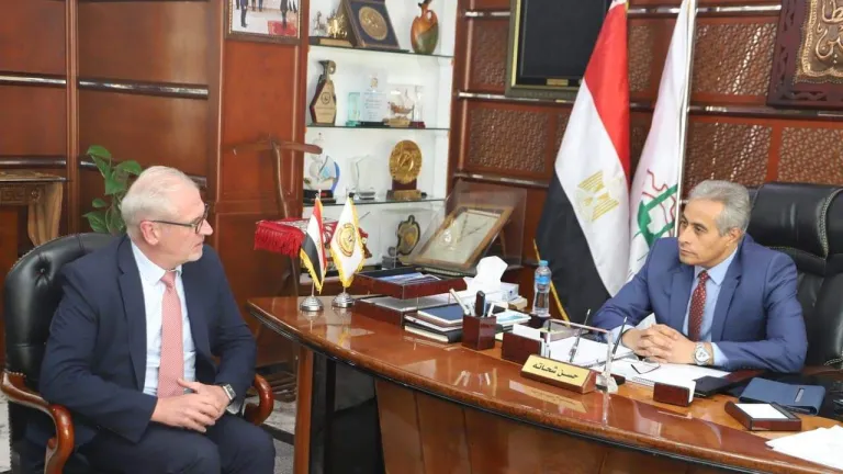 هذا ما قاله وزير القوى العاملة لرئيس بعثة المنظمة الدولية للهجرة .. الاخير يعرض رؤيته