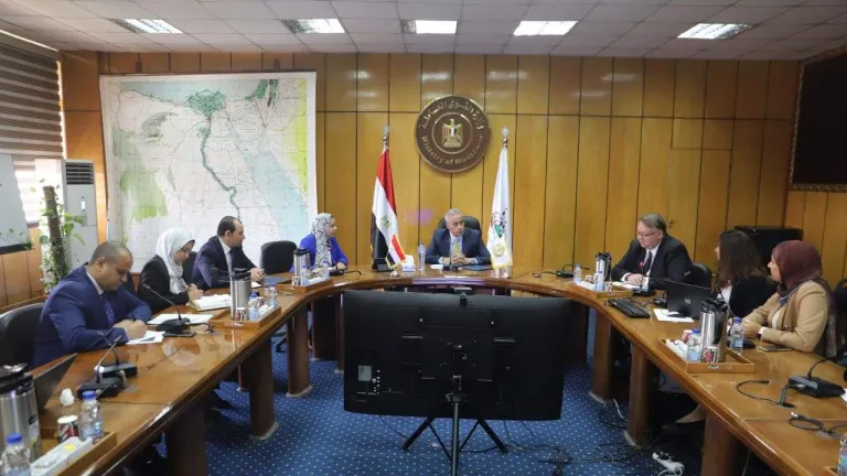 وزير القوى العاملة لـ "وفد العمل الدولية ": مصر تحترم الاتفاقيات ومعايير العمل الدولية بما يخدم مصلحة الدولة المصرية وقضايا العمل  .. تعرف على تفاصيل اللقاء