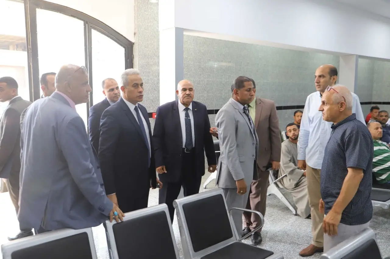 وزير القوى العاملة يتفقد وحدة خدمات العمالة المصرية بالخارج .. يشدد على هذا الامر