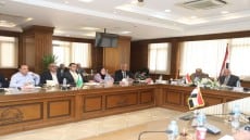 راشد: يوجه بإعداد دراسة مرورية لإلغاء الانتظار السطحى بهذا الشارع