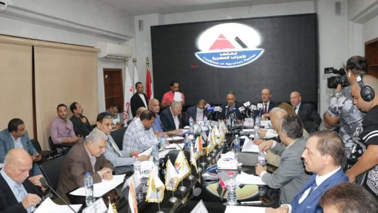 عاجل تحالف الأحزاب المصرية يعلن تأييده لدعوة الرئيس السيسي لعقد مؤتمر اقتصادي .. اليكم التفاصيل