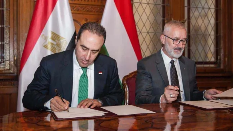 من أجل القضايا محل الاهتمام المشترك .. أمين مجلس النواب يوقع بروتوكولاً مع نظيره المجري