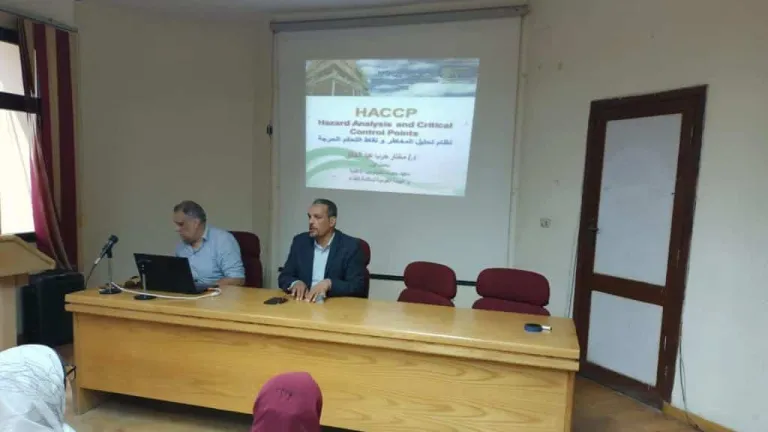 تكنولوجيا الأغذية ينظم برنامج تدريبى حول المخاطر التي تهدد سلامة الغذاء