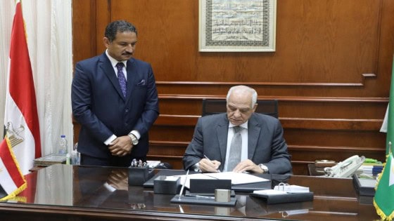 بالاسماء .. محافظ الجيزة: يعتمد حركة تنقلات لمديري ووكلاء الإدارات التعليمية بالمحافظة
